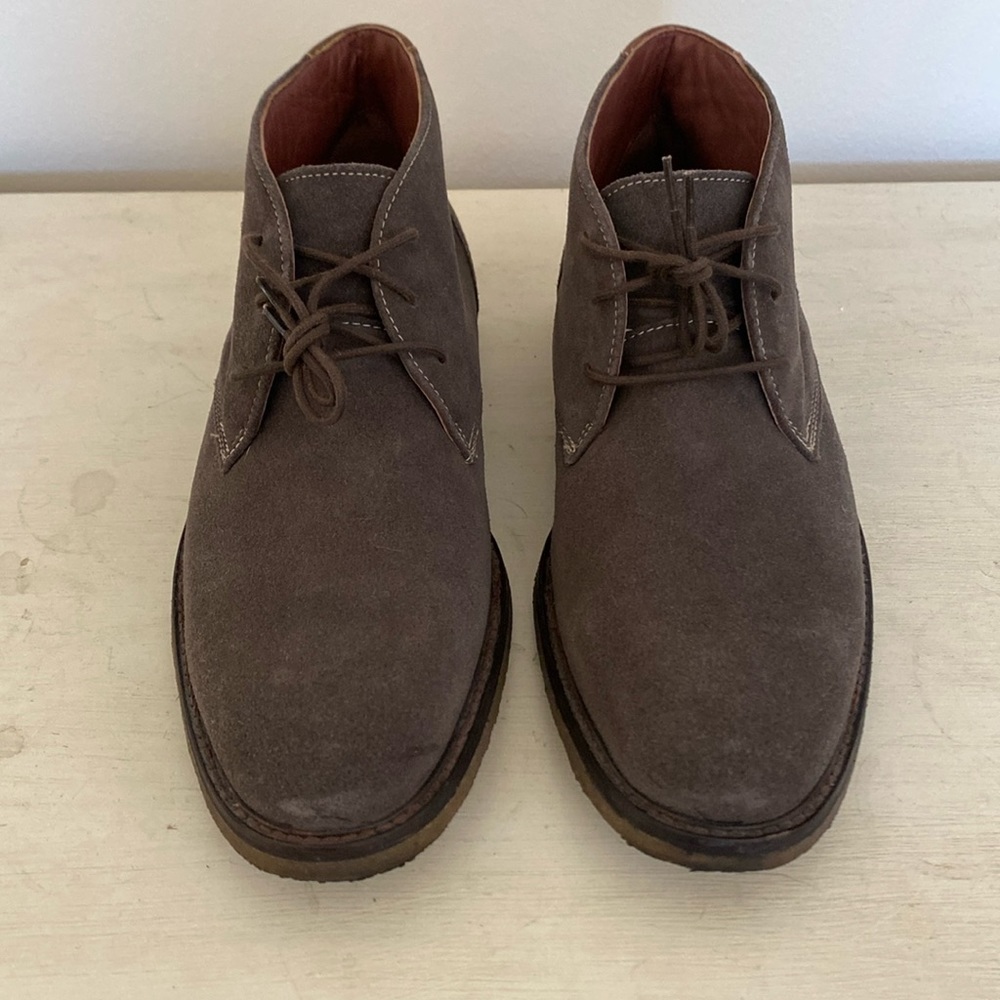 Men’s sheepskin boots, barely worn.